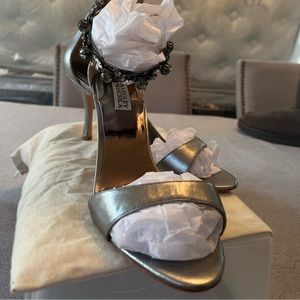 Bagley Mischeka Geranium leather, gunmetal gray, 3” heels, size 10